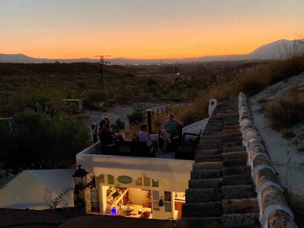Cuevas Andalucia Guest House Baza Luaran gambar