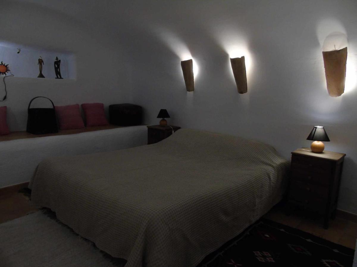 Cuevas Andalucia Guest House Baza Luaran gambar