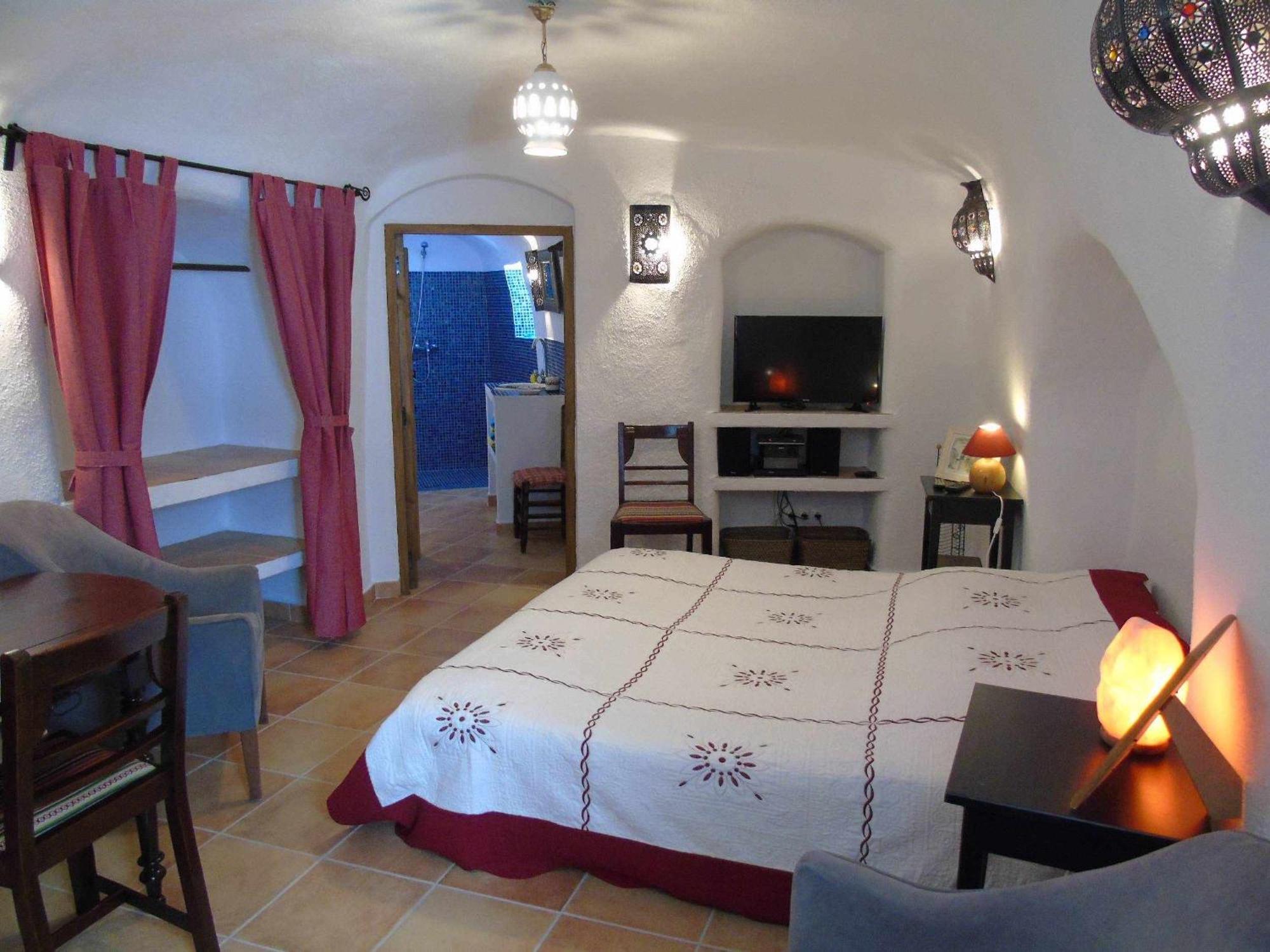 Cuevas Andalucia Guest House Baza Luaran gambar