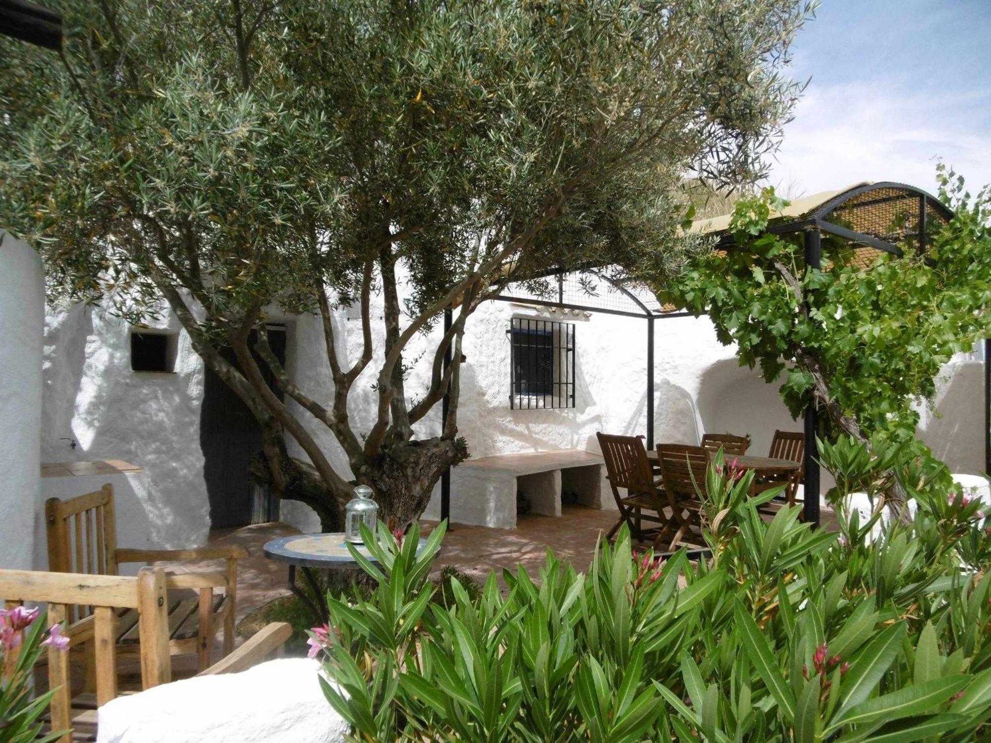 Cuevas Andalucia Guest House Baza Luaran gambar