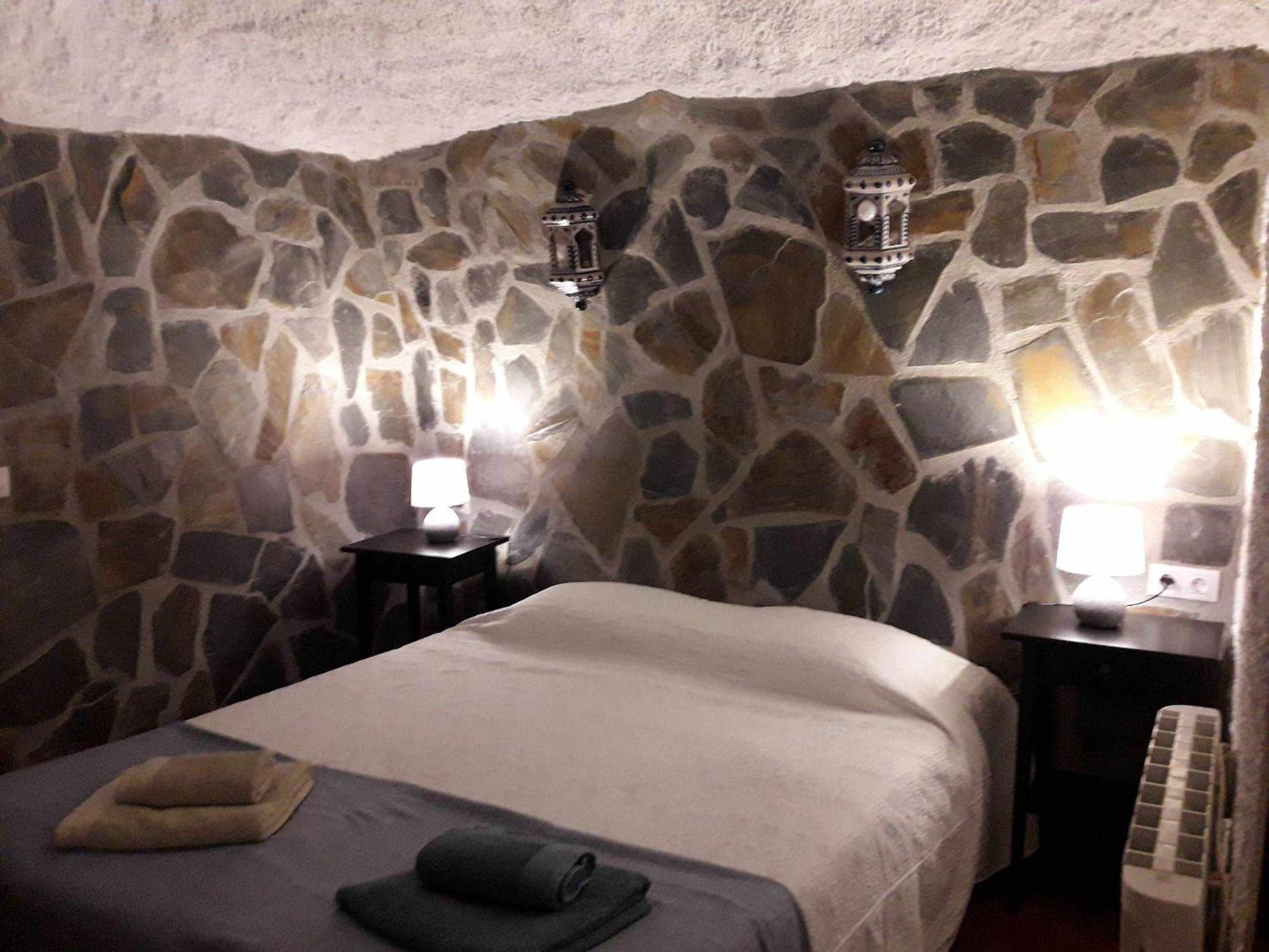 Cuevas Andalucia Guest House Baza Luaran gambar